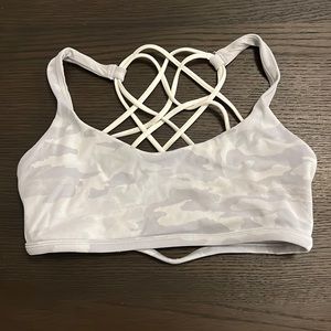 Lululemon free to be wild sports bra sz 8